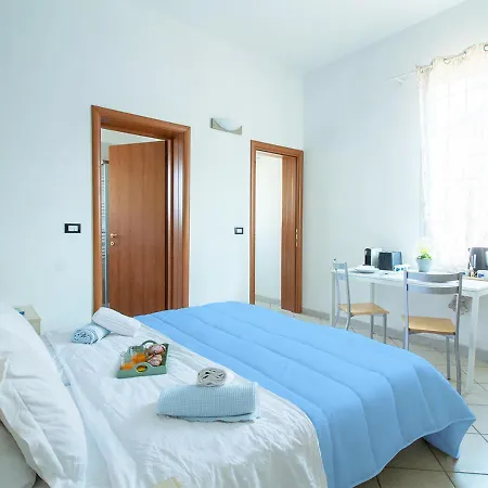 Athena - Parcheggio Privato Vendégház 4*