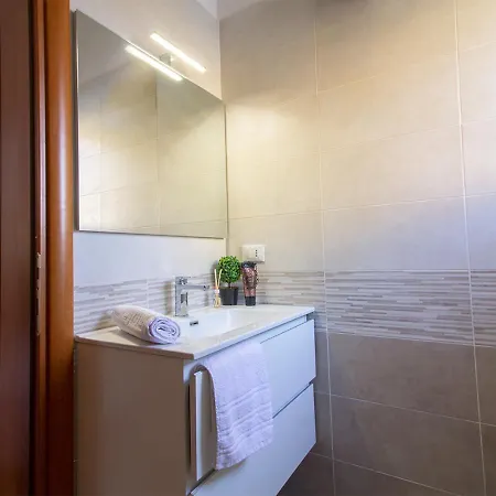 Athena - Parcheggio Privato