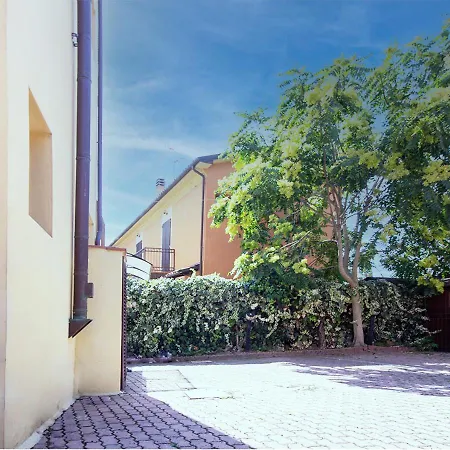 Athena - Parcheggio Privato Penzion Boloňa