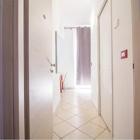 Athena - Parcheggio Privato Penzion Boloňa