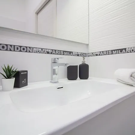 Athena - Parcheggio Privato