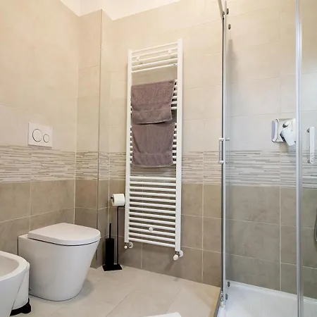 Athena - Parcheggio Privato Vendégház