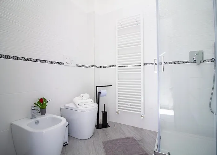 Athena - Parcheggio Privato ゲストハウス 4*