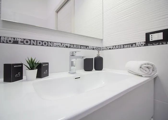 Athena - Parcheggio Privato