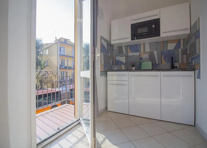 Athena - Parcheggio Privato Pensionat