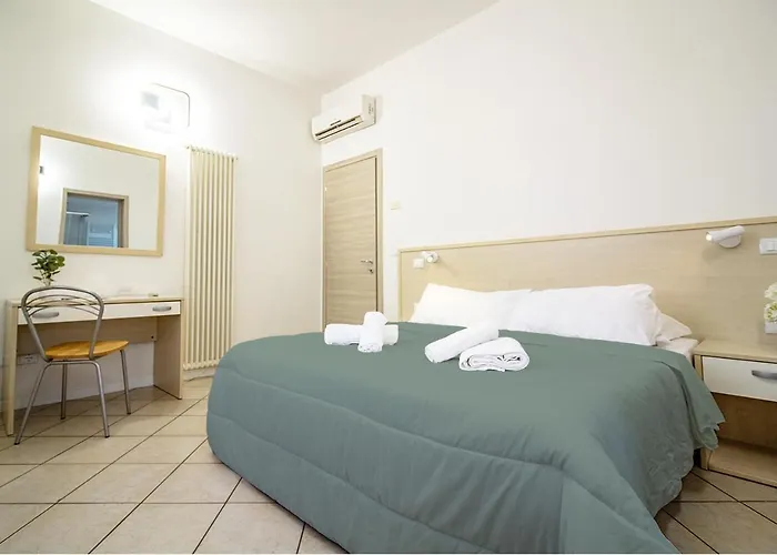 Athena - Parcheggio Privato Pensionat