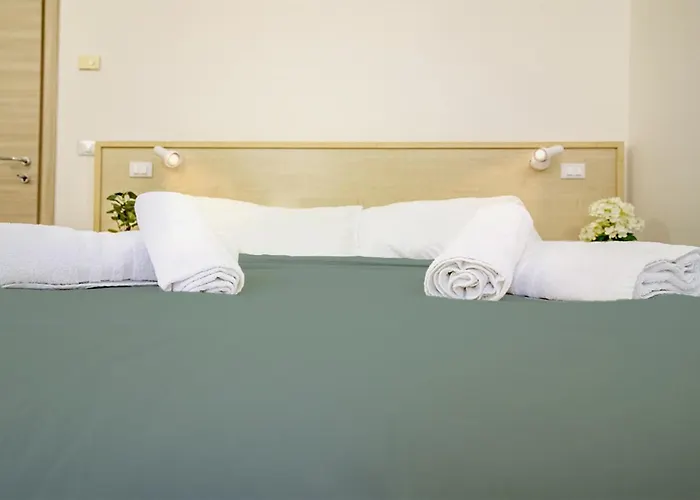 Athena - Parcheggio Privato בית הארחה