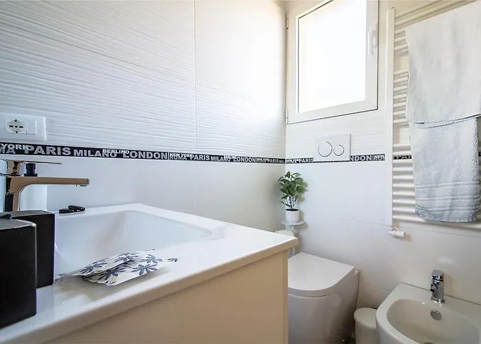 Athena - Parcheggio Privato 4*