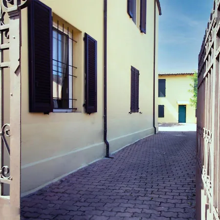 Athena - Parcheggio Privato