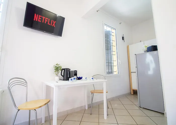 게스트하우스 Athena - Parcheggio Privato 볼로냐