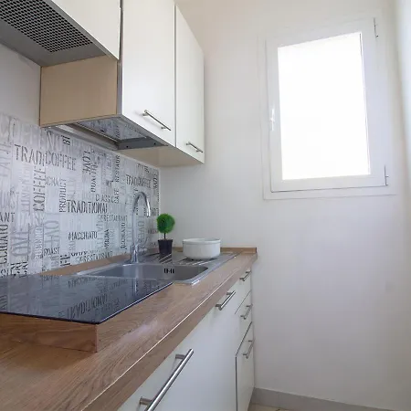 Athena - Parcheggio Privato Gæstehus 4*