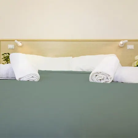Athena - Parcheggio Privato Gæstehus