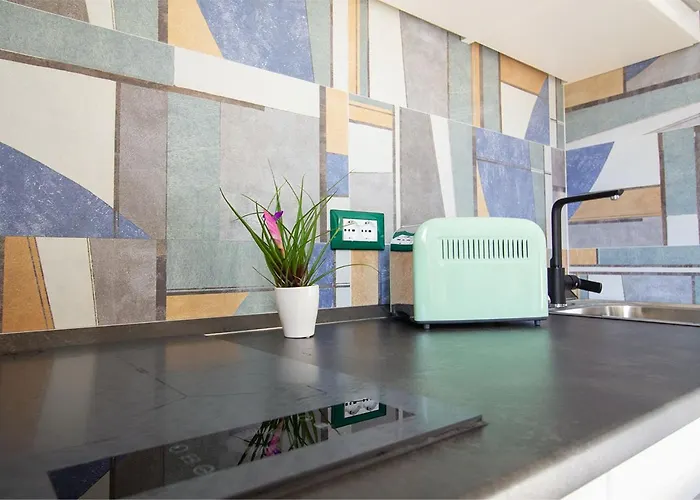 Guest house Athena - Parcheggio Privato 4*