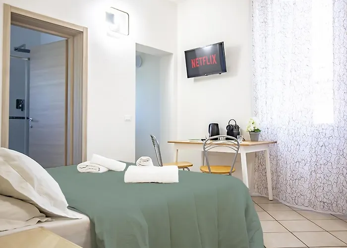 Athena - Parcheggio Privato 4* Bologna